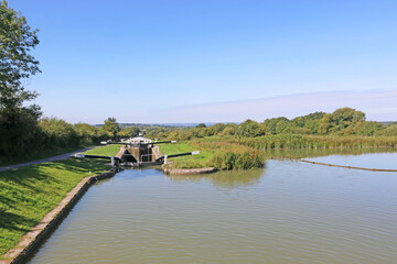 Fototapeta na wymiar Caen Hill canal lock, Devizes, England 