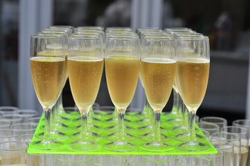 Flûte de champagne remplie