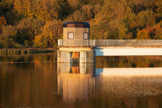 Herbststimmung am Frelinger See in der Eifel