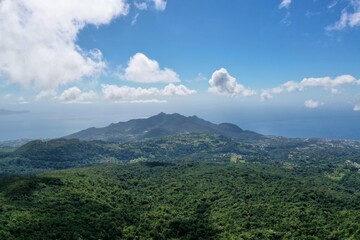 La vue depuis le volcan la Soufrière en Gaudeloupe  
