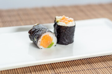 geisha sushi con salmon alga y palta