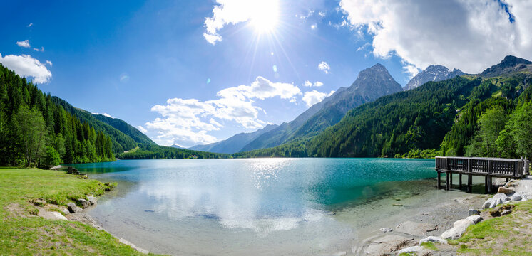 Panoramasicht auf Antholzer See - Lago di Anterselva, S&uuml;dtirol, Italien