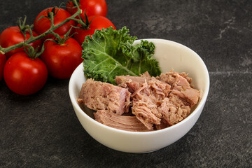 Canned tuna fillet in the bowl