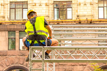 worker . Repairman, metal structures