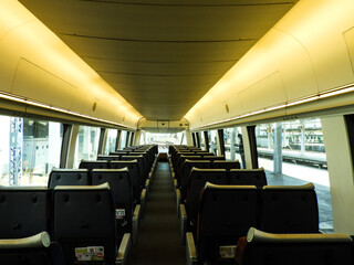 Fototapeta premium 電車 車内 旅行 座席