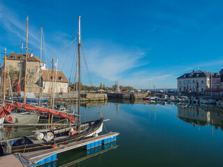 Fototapeta na wymiar ゆっくり時間が流れるオンフルール。Honfleur, a port city in France. Relaxing time flows there.