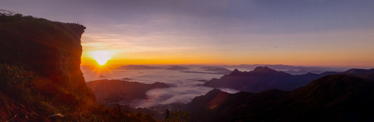 Obraz premium Landscape mountains beautiful in the morning and sunrise at Phu chi fa Chiang Rai, Thailand
