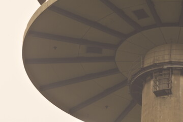 Obraz premium Detailaufnahmen des Fernmeldeturms Osnabrück-8