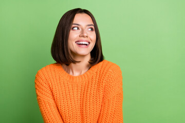 Fototapeta premium Portrait of attractive curious cheerful girl thinking copy space isolated over bright green color background