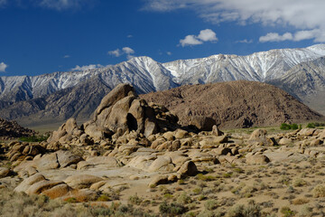 Fototapeta na wymiar The large Granite Outcrops, rocks and spires in a stone desert surrounded by the Sierra Mountains of Eastern California