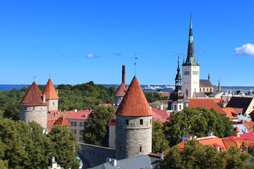 Obraz premium View of the old town of Tallinn (Europe) from the observation deck 
