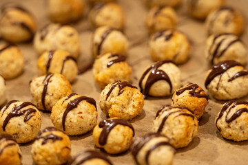 christmas cookies Marzipanknoepfe 