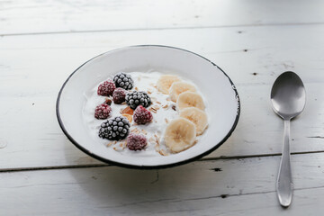 Muesli breakfast banana raspberry blackberry
