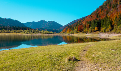 Fototapeta premium Seen in Reit im Winkl, Bayern, im Herbst
