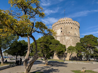 White Tower of Thessaloniki city, on a sunny day - 470362977