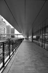 奥行きのある通路