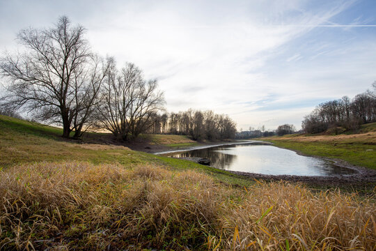 Krefeld-Friemersheim - View  to the De Ros, a nature reserve nearby to the River Rheine has been nearly fallen dry, Germany