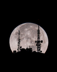 Luna llena antenas Monduver