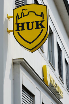 Schild und Logo HUK Coburg, Nordrhein-Westfalen, Deutschland, Europa