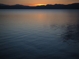 支笏湖と山の黄昏時