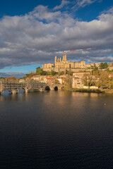 Fototapeta premium Old French town skyline and Saint-Nazaire Cathedral in Beziers, France