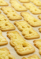 Weihnachten mit Spekulatius auf Holz