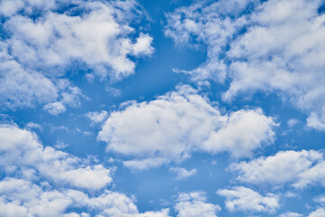Fototapeta premium Beatiful blue sky with clouds on a sunny day