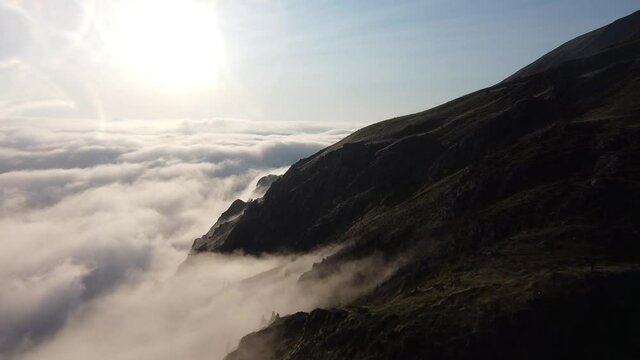 A ocean of cloud in the Pyr&eacute;nn&eacute;es