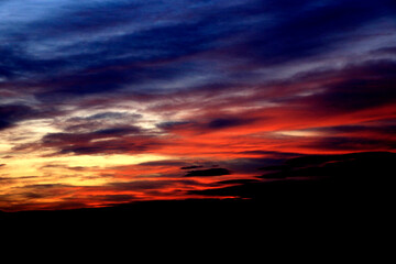 Farbenpracht am Himmel in der Rhön. Bremen, Geisa, Thüringen, Deutschland, Europa  --  
Splendor of colors in the sky in the Rhoen. Bremen, Geisa, Thuringia, Germany, Europe