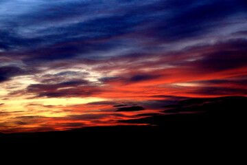 Farbenpracht am Himmel in der Rhön. Bremen, Geisa, Thüringen, Deutschland, Europa  --  
Splendor of colors in the sky in the Rhoen. Bremen, Geisa, Thuringia, Germany, Europe