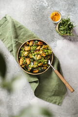 mussels with broccoli on coconut milk