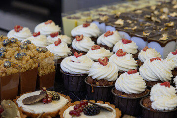 Słodki st&oacute;ł, mono porcje, desery w słoikach, mini desery