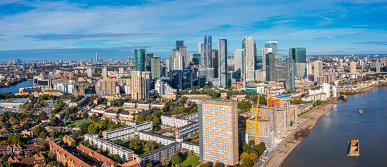 Plakat Aerial panoramic view of the Canary Wharf business district in London, UK. Financial district in London.