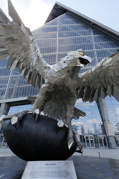 Atlanta, GA, USA - April 20, 2021: A Large Falcon Statue Near The Entrance Of Mercedes-Benz Stadium In Atlanta, Georgia. Mercedes-Benz Stadium Is The Home Stadium Of The Atlanta Falcons Of The NFL.