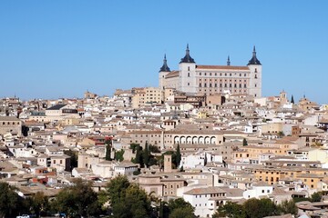 Fototapeta na wymiar View of Toledo with the alcazar