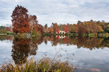 Obraz premium nice landscape with a lake near the town of Dax in autumn