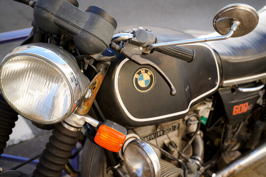 BMW r60 7 600 cc motorcycle black old Vintage logo sign on fuel tank historic motorbike