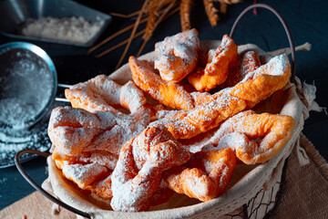 Raderkkuchen is a traditional Polish lard pastry.