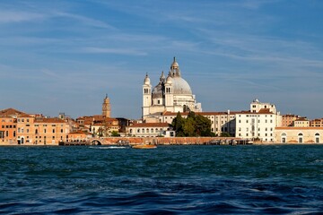 Fototapeta na wymiar city on the water Venice