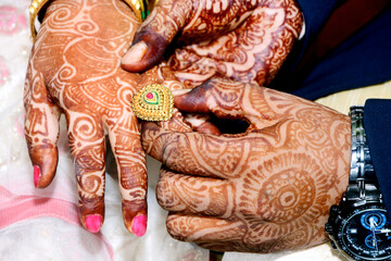 Wearing a ring at the engagement ceremony