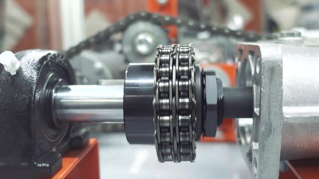 Drive roller chains for torque transmission
