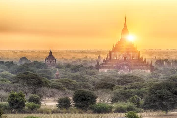 Foto op Plexiglas Sunset over Bagan ruins in Myanmar © Fyle