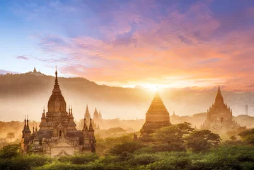 Foto op Plexiglas Sunset over Bagan in Myanmar © Fyle