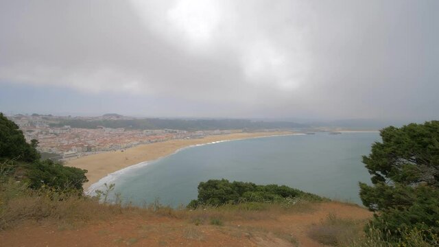 plage de Nazar&eacute;