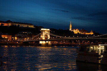Fototapeta na wymiar Bridge in budapest