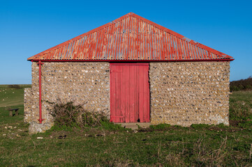 Obraz premium An old delapidated barn