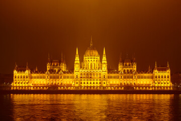 Fototapeta na wymiar Hungarian parliament and Danube river by night in Budapest