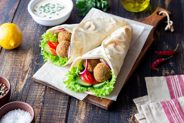 Falafel with vegetables in pita. Healthy eating. Vegetarian food.