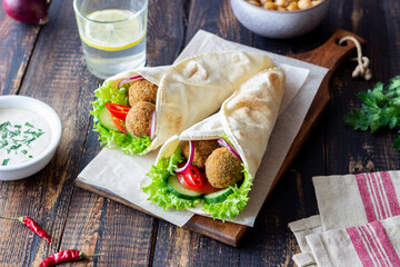 Falafel with vegetables in pita. Healthy eating. Vegetarian food.