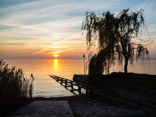 Fototapeta na wymiar Garda lake at sunset